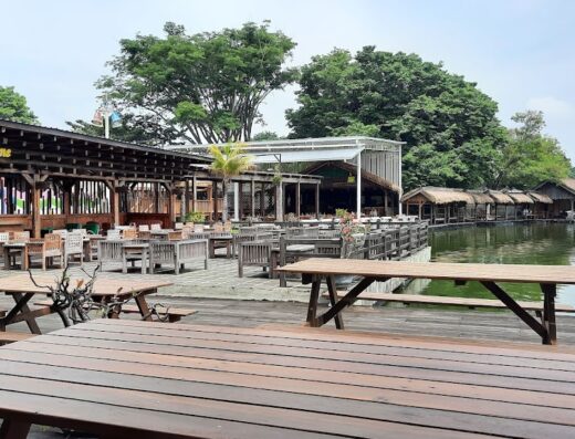 Restoran Kampung Laut Semarang